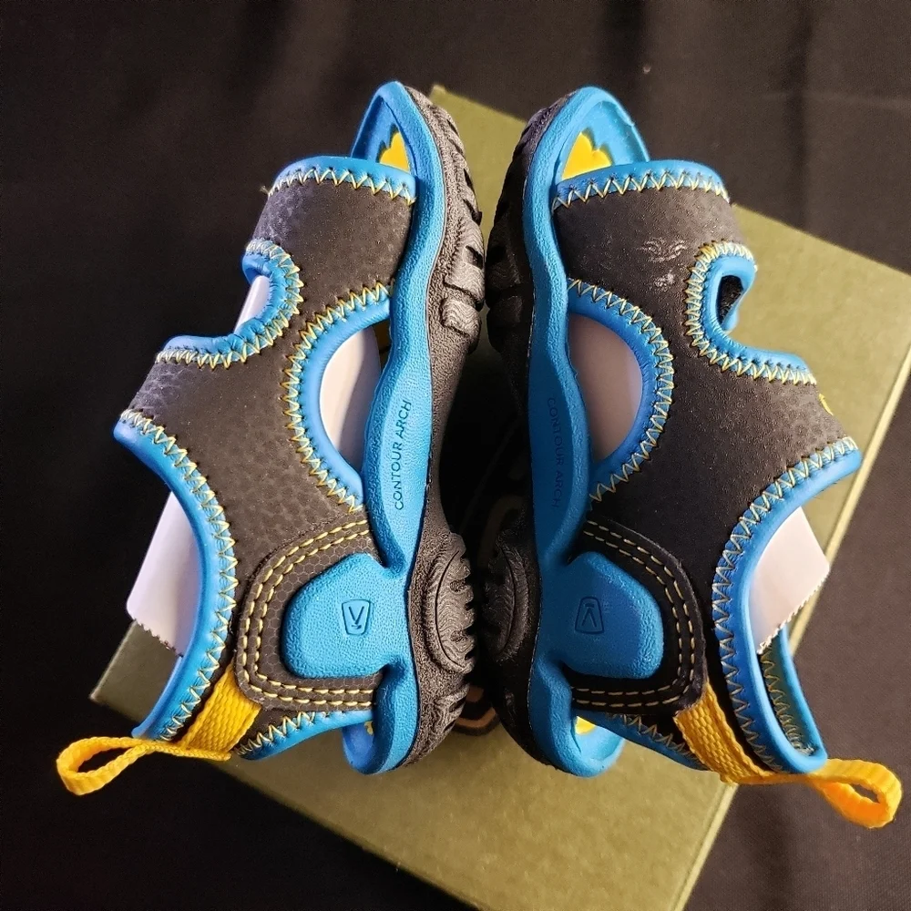 Keen Knotch Creek Open Toed Sandals 4M‎